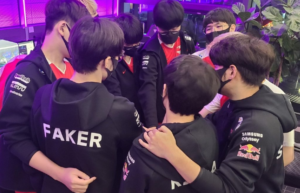 双重压力下 双重压力下