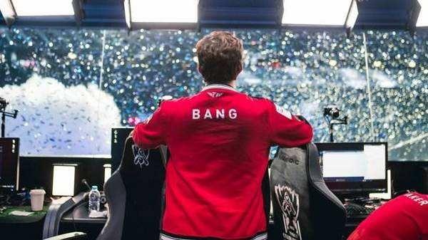 二八杠心理战：庄家如何通过“气场”震慑下注者不敢压重注？（二八杠心理博弈：庄家如何用“气场”压制玩家，让其不敢下重注）