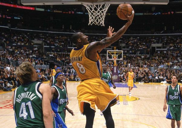 篮球NBA巨星单场暴砍52分，再次刷新个人纪录